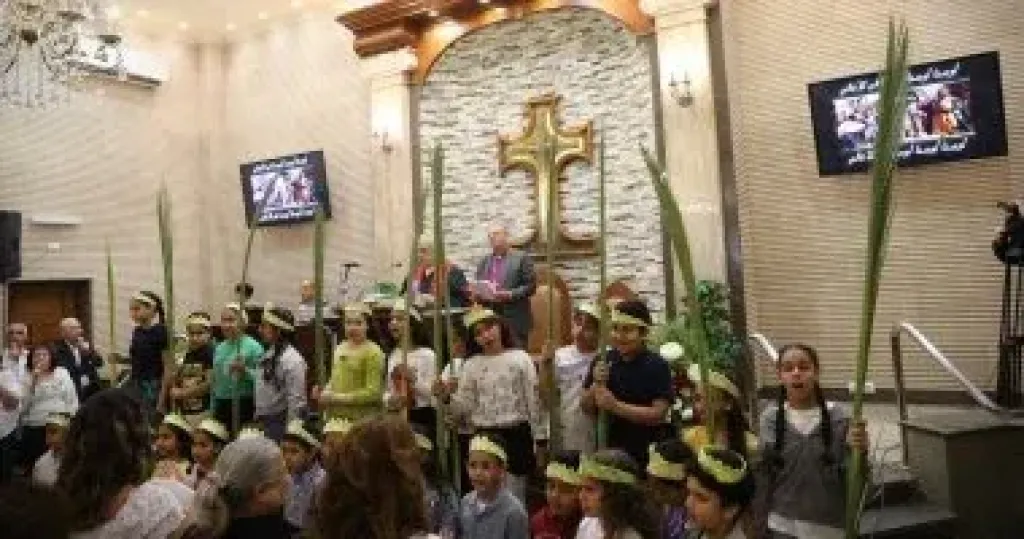 رئيس الطائفة الإنجيلية يشارك فى احتفال أحد السعف بكنيسة حدائق القبة