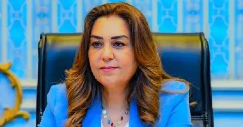 وزيرة التنمية المحلية والبيئة تعلن الالتزام بالعمل عن بعد فى أول الأيام