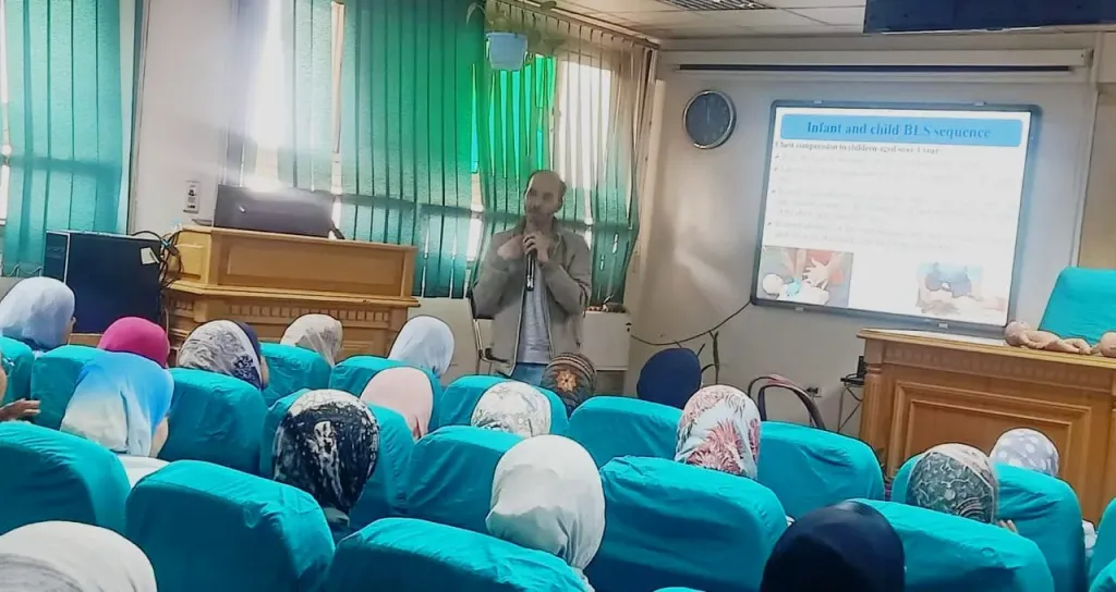 مستشفى الأطفال بجامعة أسيوط ينظم ورشة عمل متميزة حول ”أساسيات