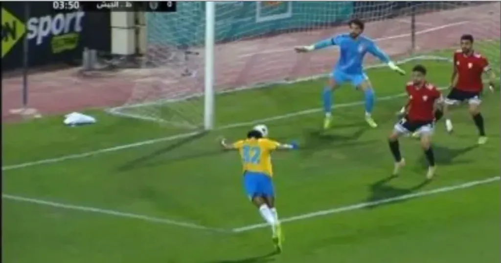 التعادل السلبى يحسم الشوط الأول بين الإسماعيلى وطلائع الجيش