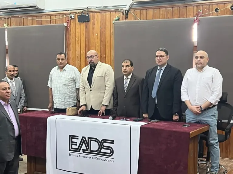 عميد كلية طب الأسنان بأسيوط يفتتح فعاليات اليوم العلمي لطب الأسنان