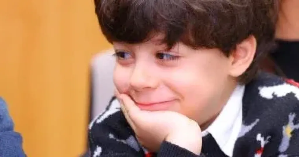 الطفل على السكرى: أستاذ سعد ساعدنى فى لعب شخصية حمزة بمسلسل اللون الأزرق