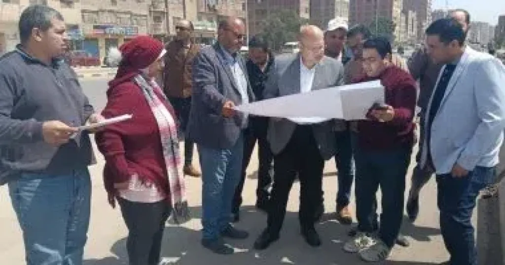 نائب محافظ الجيزة يعاين قطع أراضٍ مقترحة لإنشاء محطة رفع صرف صحى بعزبة العسيلى