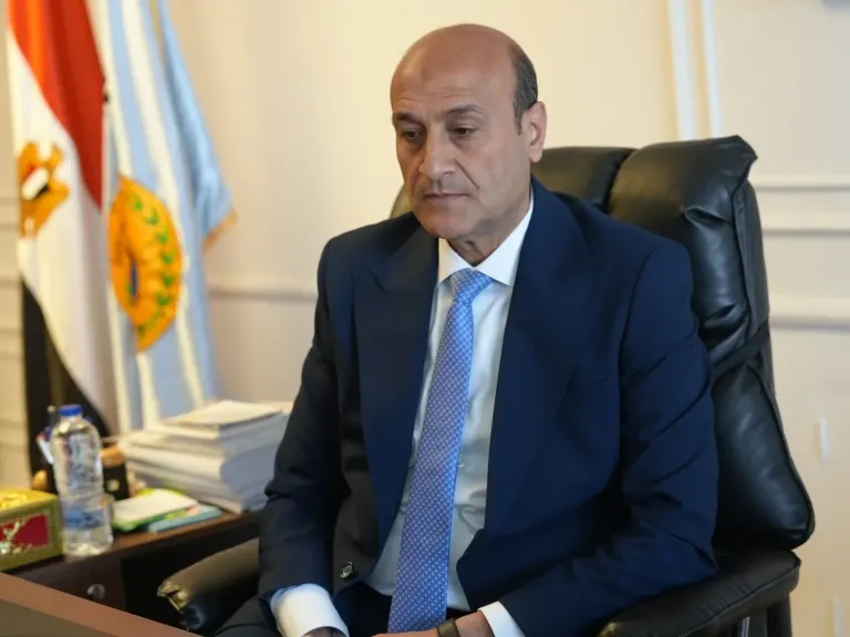 محافظ أسيوط يشارك في اجتماع عبر الفيديو كونفرانس لإطلاق المرحلة