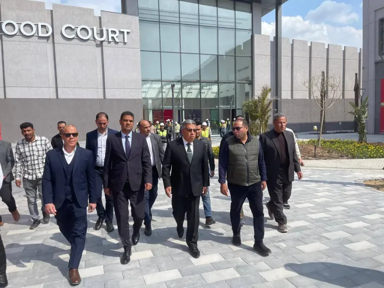 محافظ الدقهلية يتفقد التشطيبات النهائية والإنشاءات الجارية بمول المنصورة