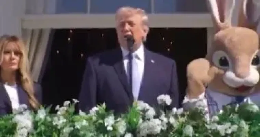 ترامب يتحدث عن الحرب بجوار أرنب عيد الفصح: يجب على إيران أن تستسلم