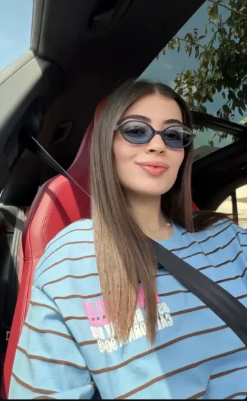 ليلى زاهر تخطف الأنظار في إطلالة كاجوال .. و أهم تصريحات هشام جمال