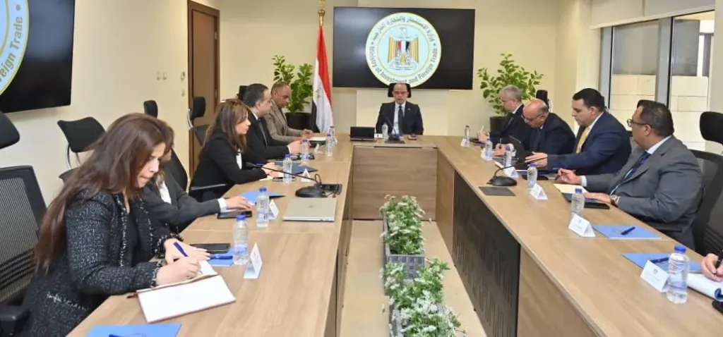 وزير الاستثمار يتابع الأداء ويُسرّع التحول الرقمي بالجهات التابعة