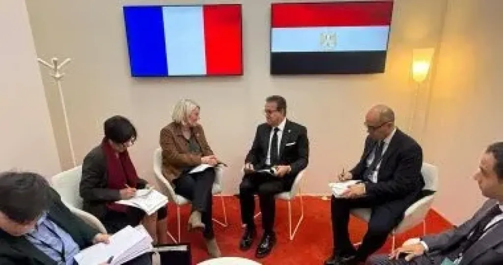 وزير الصحة يبحث مع نظيرته الفرنسية تعزيز التعاون المشترك ودعم القطاع الصحى