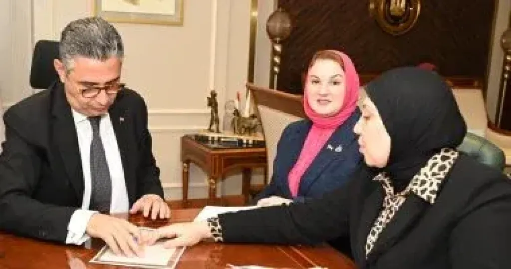 وزير التموين يوجه ببحث طلبات المواطنين المقدمة من أعضاء مجلسى النواب والشيوخ