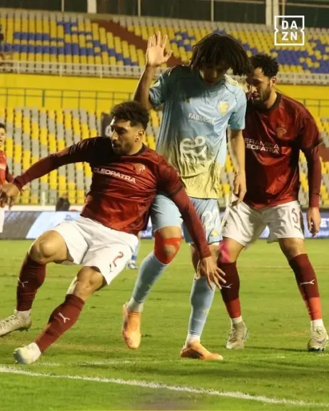 تعادل مثير بين سيراميكا كليوباترا والأهلي في بداية مرحلة التتويج بالدوري