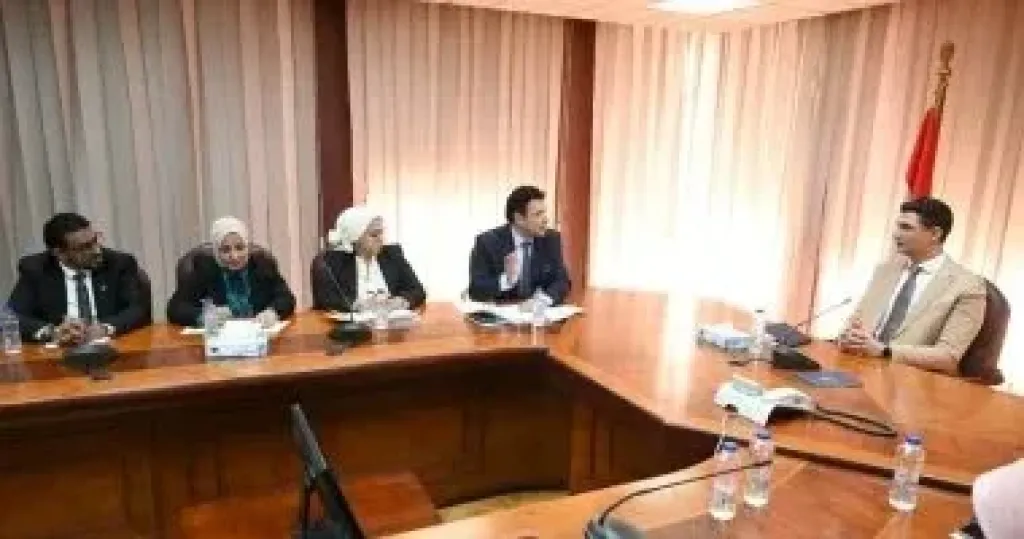 وزير الصناعة يبحث مع اتحاد الصناعات وغرفة الحرف اليدوية سبل النهوض بالصناعات الحرفية