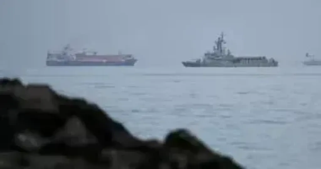 استئناف حركة السفن فى مضيق هرمز بعد إعلان وقف إطلاق النار