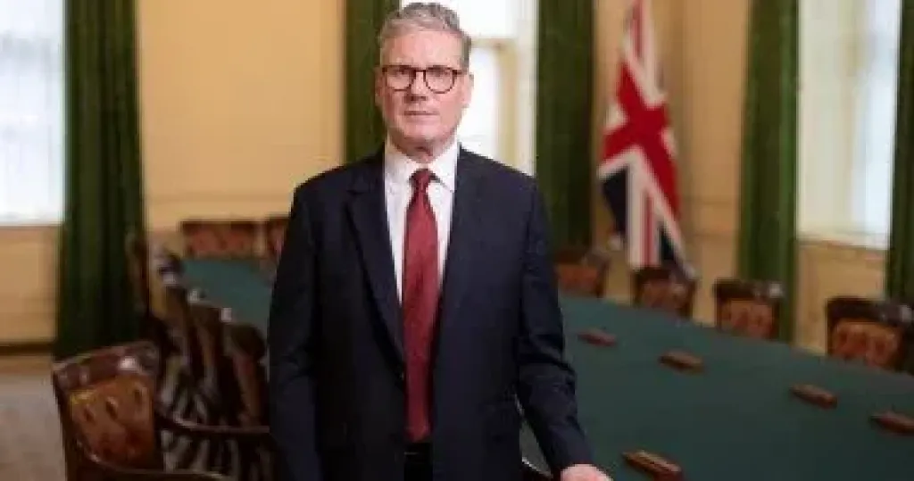 الجارديان: زيارة ستارمر للخليج اليوم هدفها دعم وقف إطلاق النار وفتح مضيق هرمز