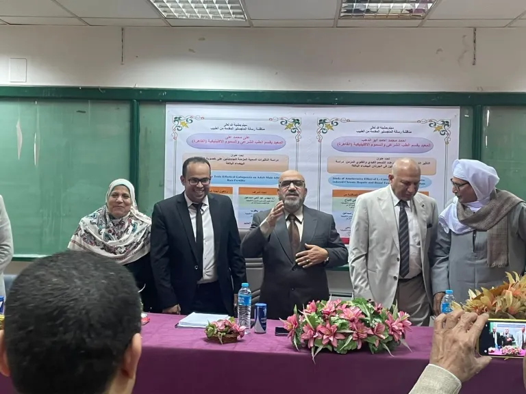 القيادى الوفدى أشرف منصور يهنئ الدكتور على محمد بمناسبة حصوله على الماجستير فى الطب