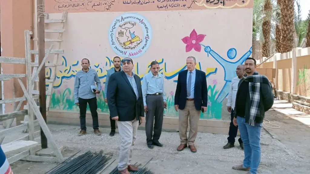 مدير تعليم أسيوط يتابع أعمال إنشاء جناح توسع بمدرسة بنى رزاح الابتدائية