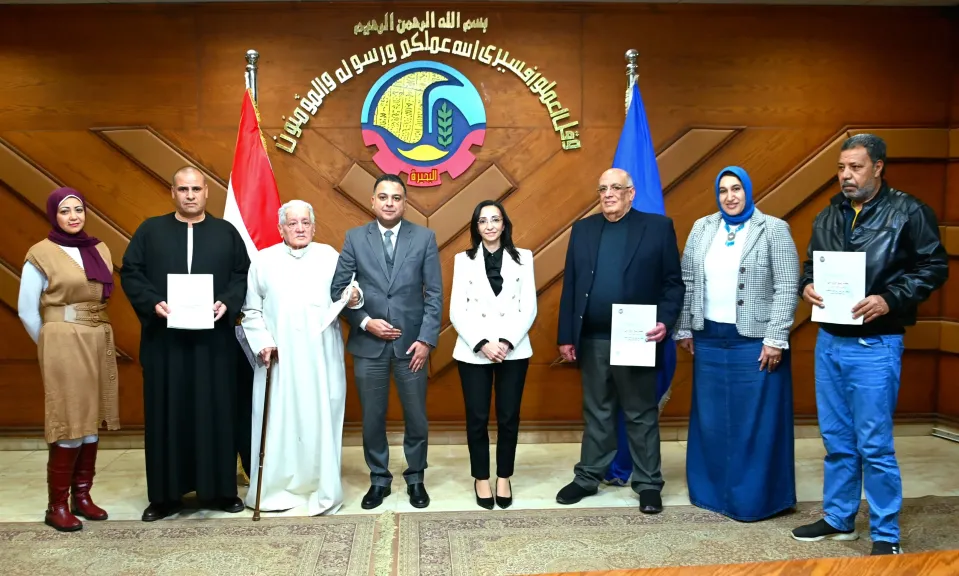 جاكلين تبدأ تسلم 4 عقود  تقنين الأراضي بالبحيرة ودوره في الحفاظ على حق الدولة وتحقيق الامان للمواطنين