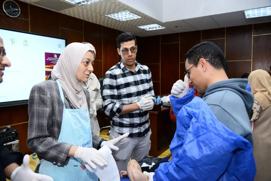 على هامش المؤتمر السنوي التاسع لقسم جراحة العظام بجامعة أسيوط
