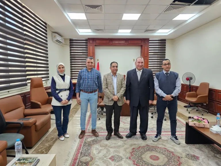 وكيل وزارة الصحة بأسيوط يهنئ رئيس جامعة اسيوط الأهلية الجديد ويبحث سبل