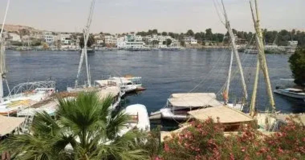 الأرصاد تنصح المواطنين بعدم التسرع فى ارتداء الملابس الصيفية