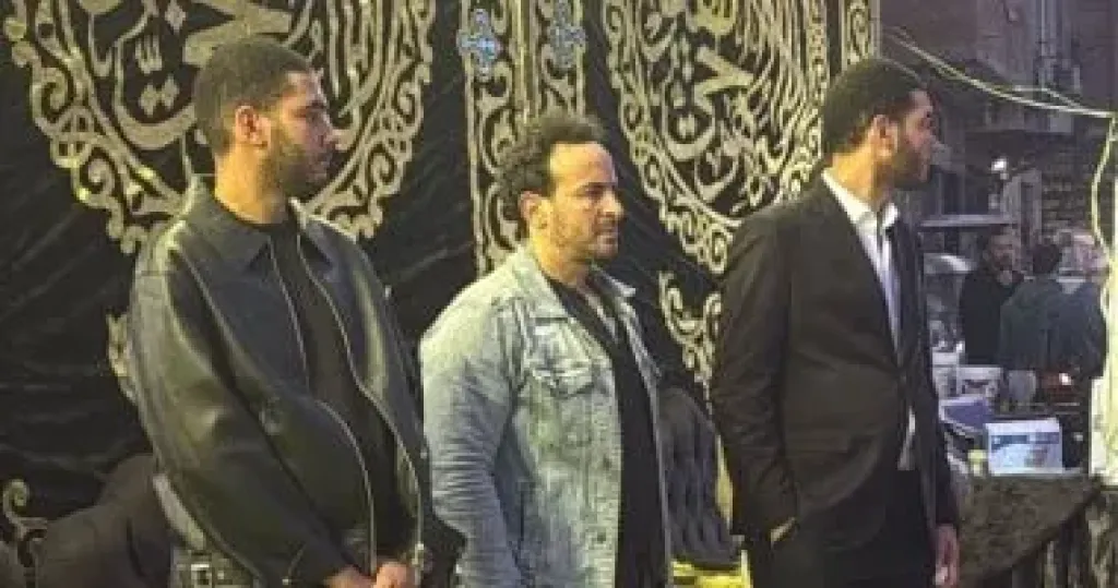 أسرة الشاعر هانى الصغير تتلقى عزاءه بالبساتين وجيران الراحل يودعونه