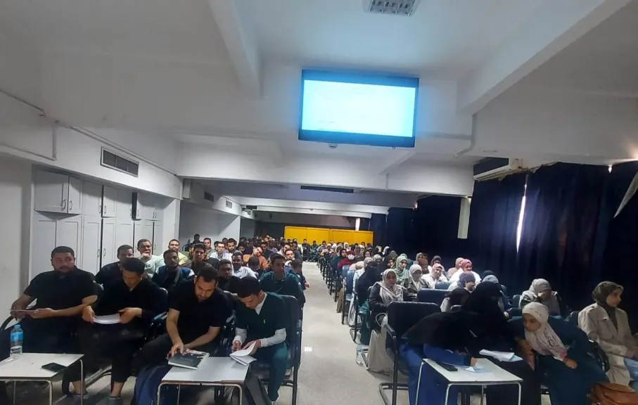 المستشفى الرئيسي بجامعة أسيوط ينظم محاضرة تفاعلية حول ”آليات التعامل