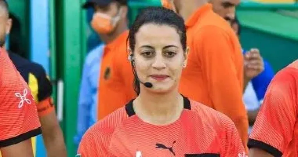 شاهندة المغربي حكما لمباراة نيجيريا وملاوي في تصفيات كأس العالم