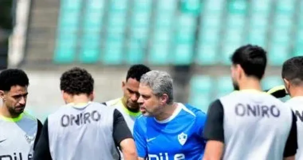 معتمد جمال يعقد محاضرة فنية أخيرة للاعبي الزمالك قبل مواجهة شباب بلوزداد