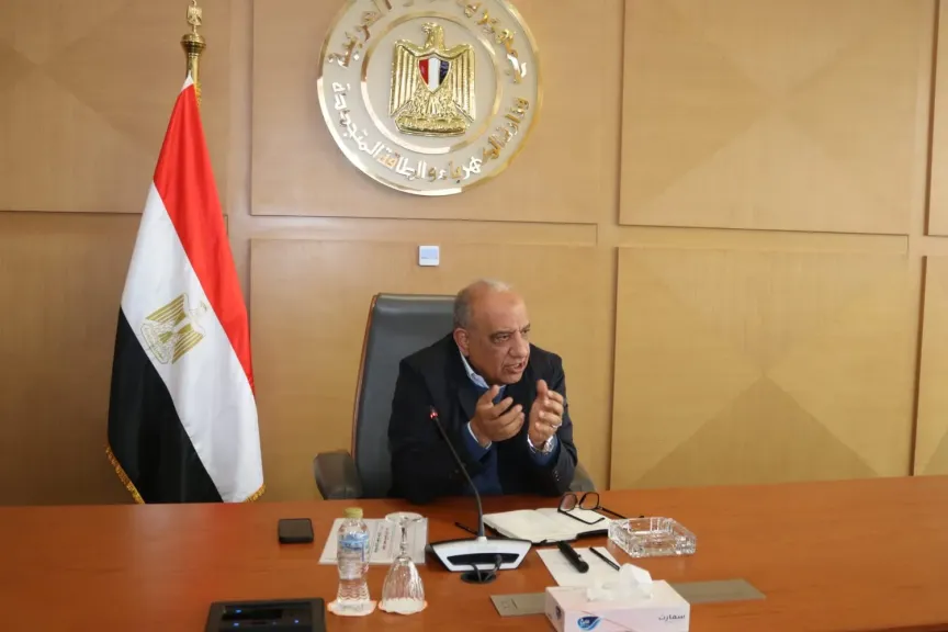 وزير الكهرباء يتابع إجراءات كفاءة الطاقة وترشيد الاستهلاك  لضمان استقرار واستدامة التيار