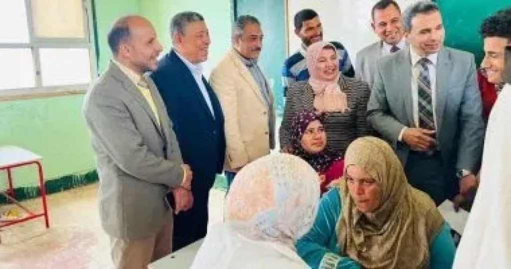 إجراء الفحص الطبى لـ1422 مواطنا خلال القافلة المجانية بقرية 73 فى كفر الشيخ