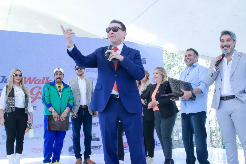 مدحت شلبي يشارك في  دعم أطفال التوحد خلال احتفالية كبرى