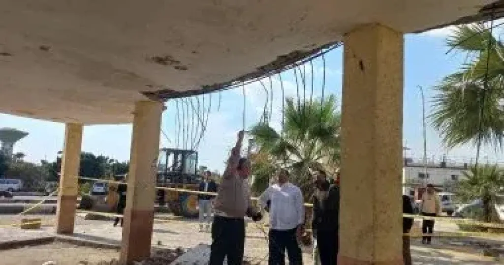 انهيار جزئي بسقف مبنى موقف النقل الجماعي في مدينة السادات دون إصابات