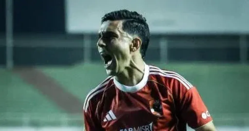 طبيب الأهلى: بن شرقى تعرض لجرح قطعى فى الفم وحالته مطمئنة