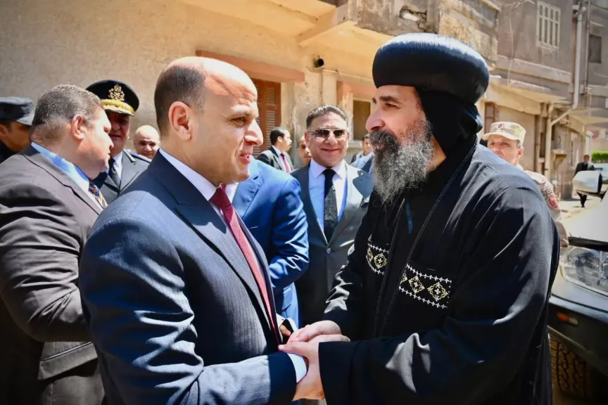 محافظ الغربية يشارك أقباط المحلة وسمنود فرحة عيد القيامة المجيد