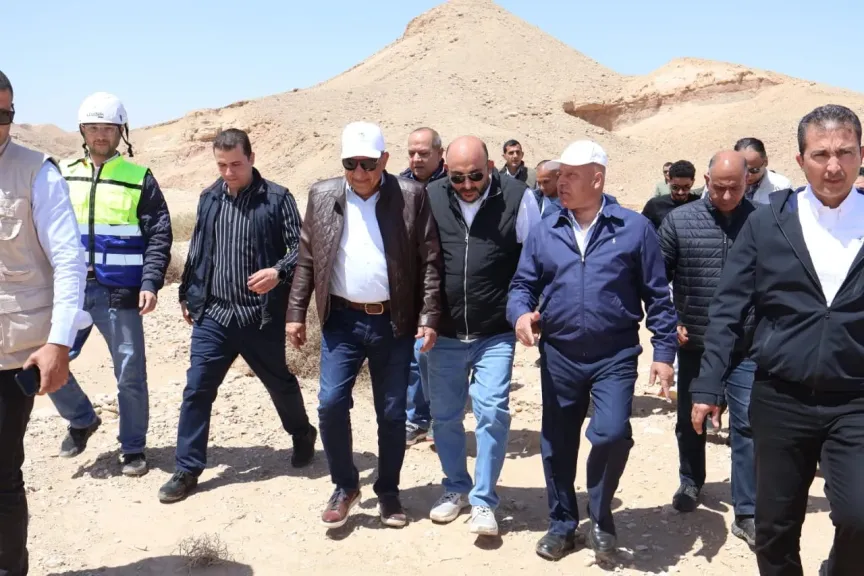 وزيرا النقل والكهرباء فى زيارة  لمنطقة جبل الجلالة لبدء الخطوات التنفيذية لإقامة مشروعات الطاقة المتجددة