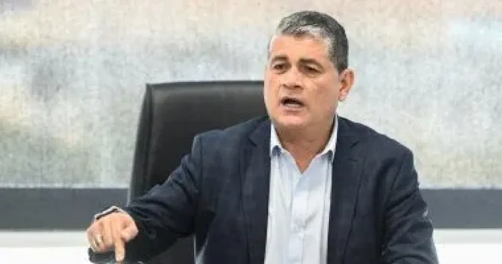 أوسكار رويز: فهمت ترجمة السؤال غلط بخصوص حكام مباراة القمة