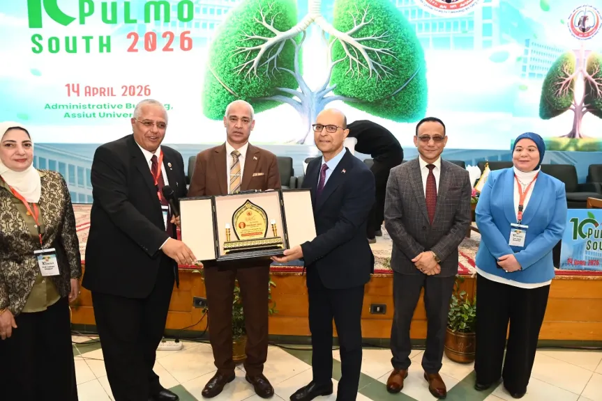 رئيس جامعة أسيوط يشهد افتتاح المؤتمر العلمي العاشر لجمعية جنوب الوادي