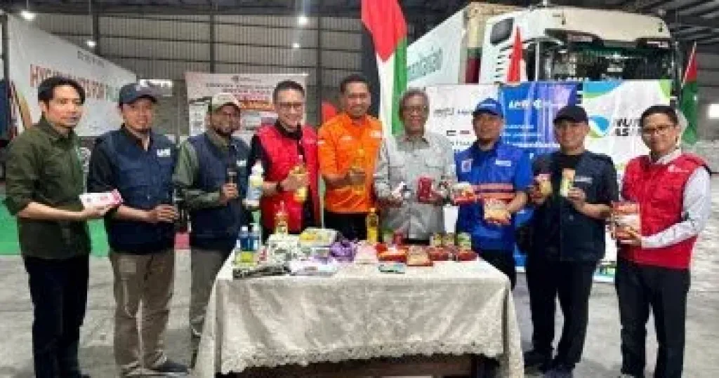 إندونيسيا تُطلق قافلة مساعدات جديدة إلى غزة تضم 24 شاحنة