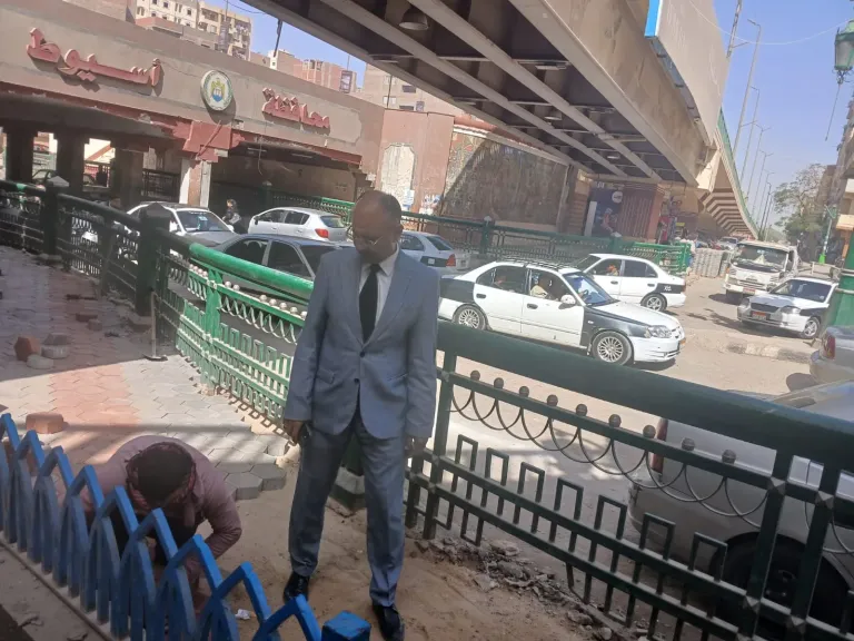 محافظ أسيوط: استمرار تطوير أرصفة ميدان الشهيد أحمد جلال بحي شرق