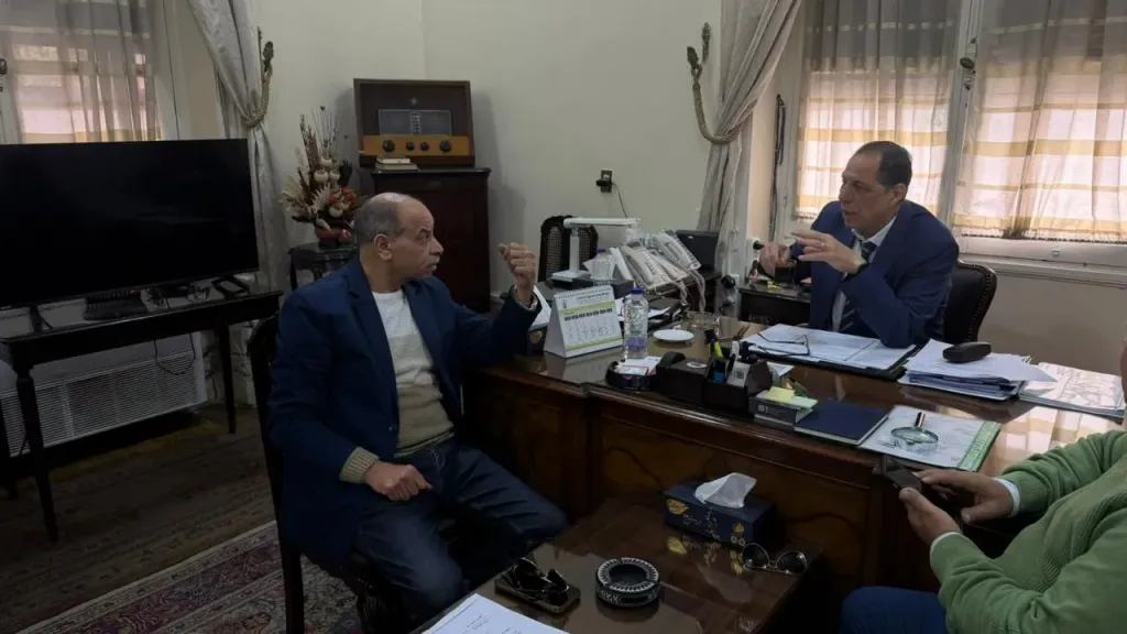 رئيس شركة السكر يتعهد بصرف مستحقات المزارعين ودراسة رفع سعر طن القصب إلى 3500 جنيه قريباً