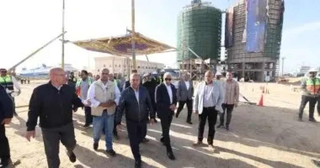 وزير النقل يُعلن بدء تنفيذ المنطقة اللوجيستية بالعريش.. تطوير شامل للميناء لربط أوروبا بآسيا