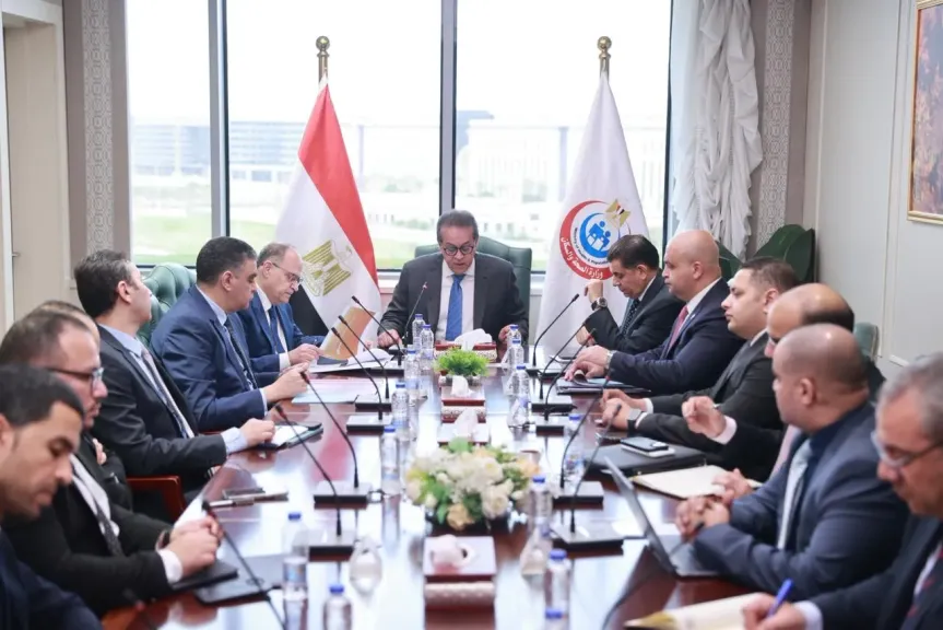 وزير الصحة والسكان يترأس اجتماع اللجنة العليا لمتابعة توافر واستقرار سوق الدواء