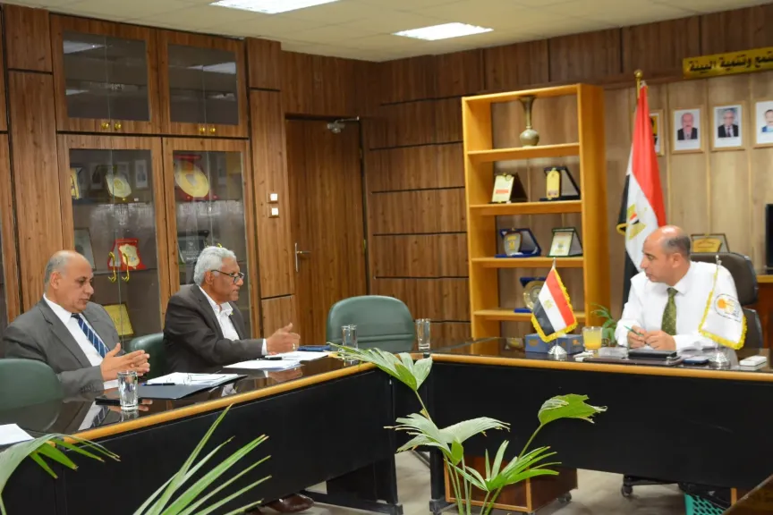 مركز البحوث الزراعية بجامعة أسيوط يناقش إنشاء وحدة لإنتاج الوقود الحيوي