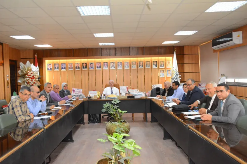 وحدة المشروعات الابتكارية بجامعة أسيوط تناقش تعزيز الابتكار ودعم مشروعات