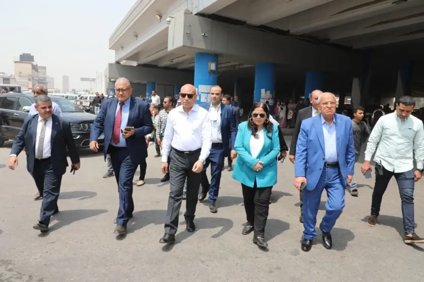 محافظ القاهرة وجولة تفقدية مفاجئة بحى السلام والمنطقة المحيطة بموقف السلام النموذجي