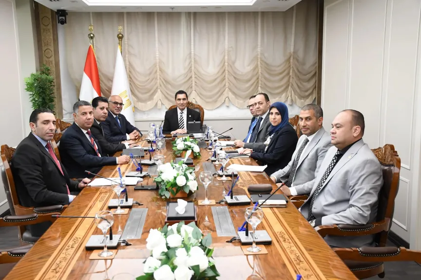 وزير الرياضة يبحث استقرار الأوضاع الإدارية بنادي الزهور