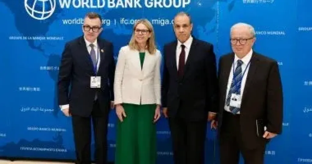 وزير الخارجية يستعرض مع مسؤول بالبنك الدولي مبادرة حياة كريمة كنموذج للتنمية