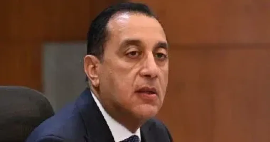 رئيس الوزراء يتابع مع وزيري المالية والبترول عددًا من ملفات العمل المشترك