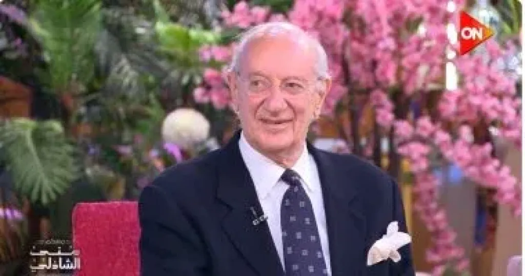 ابن محمد عبد الوهاب يفاجئ الجمهور بظهوره الأول ويكشف كواليس ”مؤسسة الأستاذ”