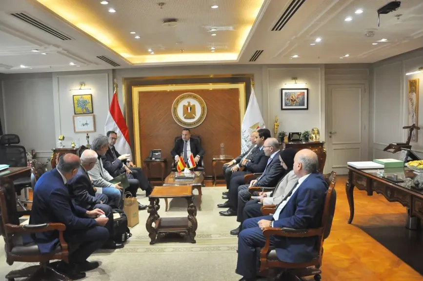 وزير التعليم العالي يبحث تعزيز التعاون مع إسبانيا وجامعة برشلونة المستقلة